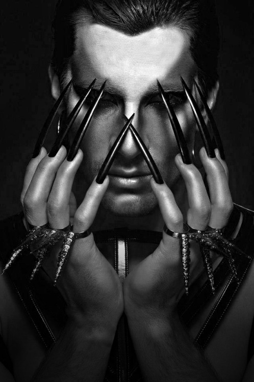 nails
