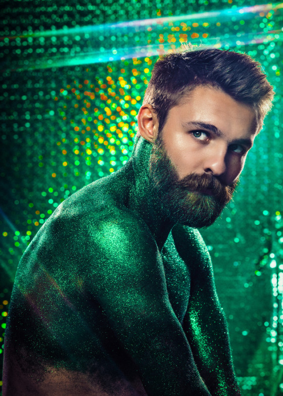 want 2 be seen green